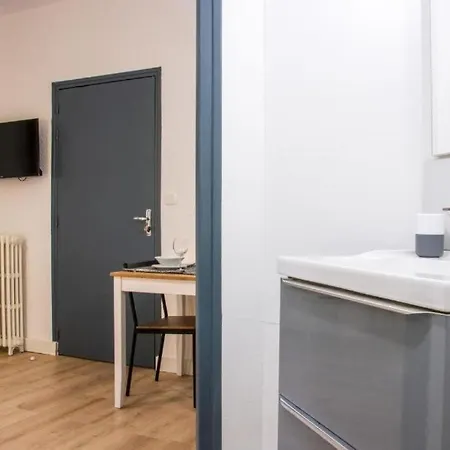 Appartement Le Carnot, à 50m De La Gare De ! Poitiers
